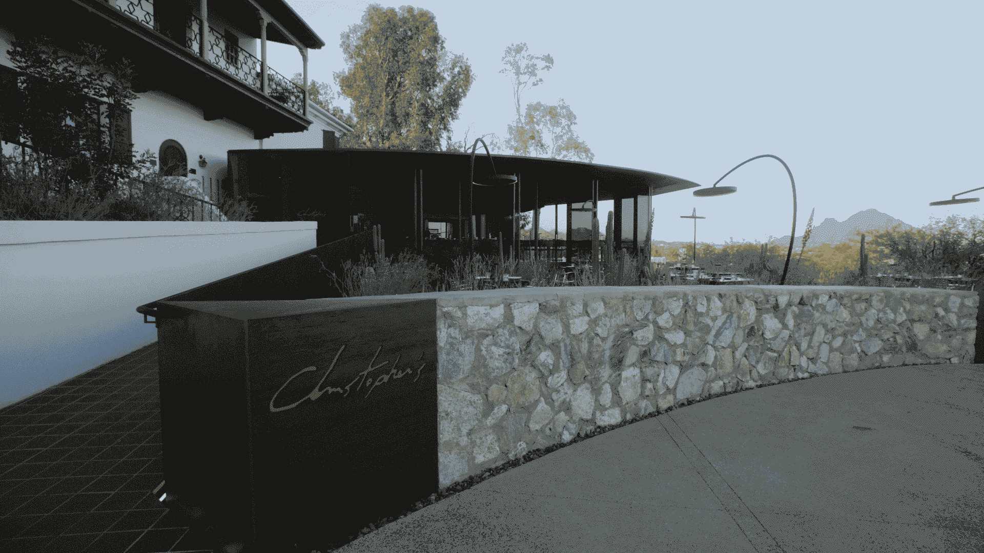 The Wrigley Building on the Magnificent Mile at Chicago River (left) and Tribune  Tower (right Stock Photo - Alamy, image size:1920x1080